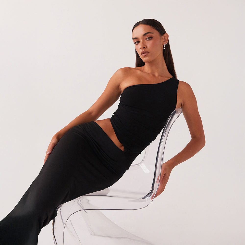Naiara | Asymmetrical Allure