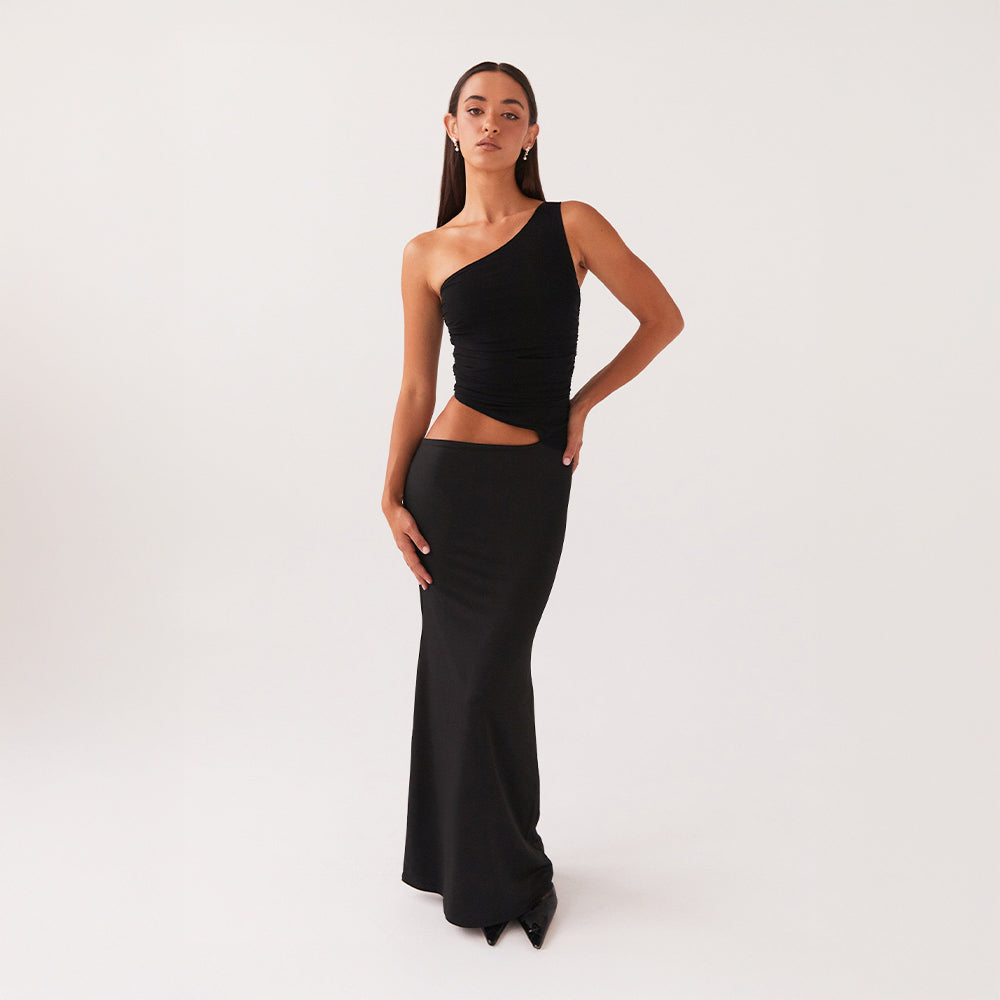 Naiara | Asymmetrical Allure