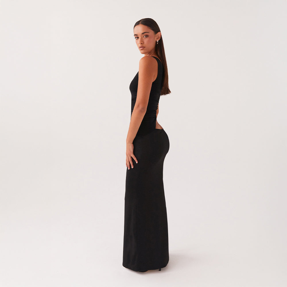 Naiara | Asymmetrical Allure