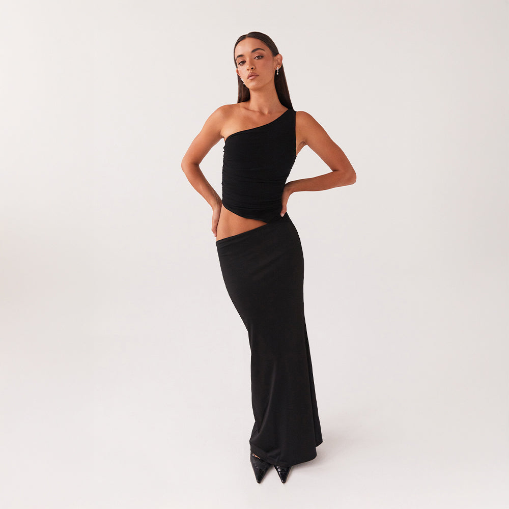 Naiara | Asymmetrical Allure