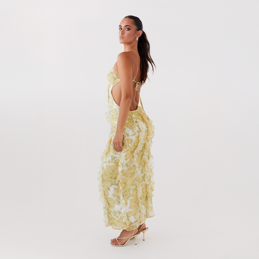 Nayla | Kisses in the Sun